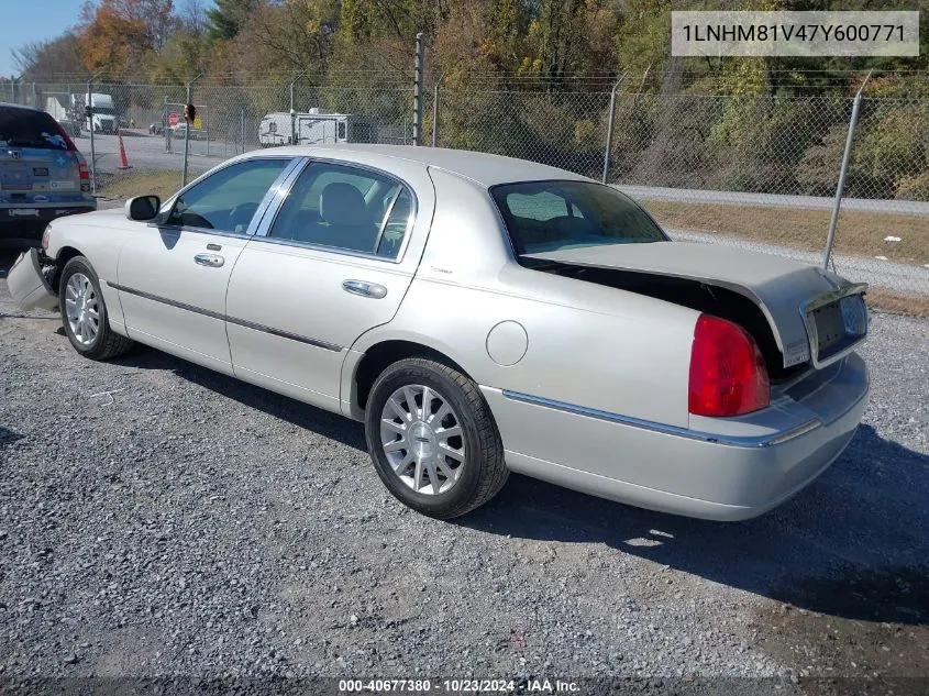 2007 Lincoln Town Car Signature VIN: 1LNHM81V47Y600771 Lot: 40677380