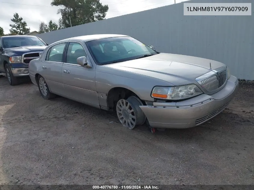 2007 Lincoln Town Car Signature VIN: 1LNHM81V97Y607909 Lot: 40776780