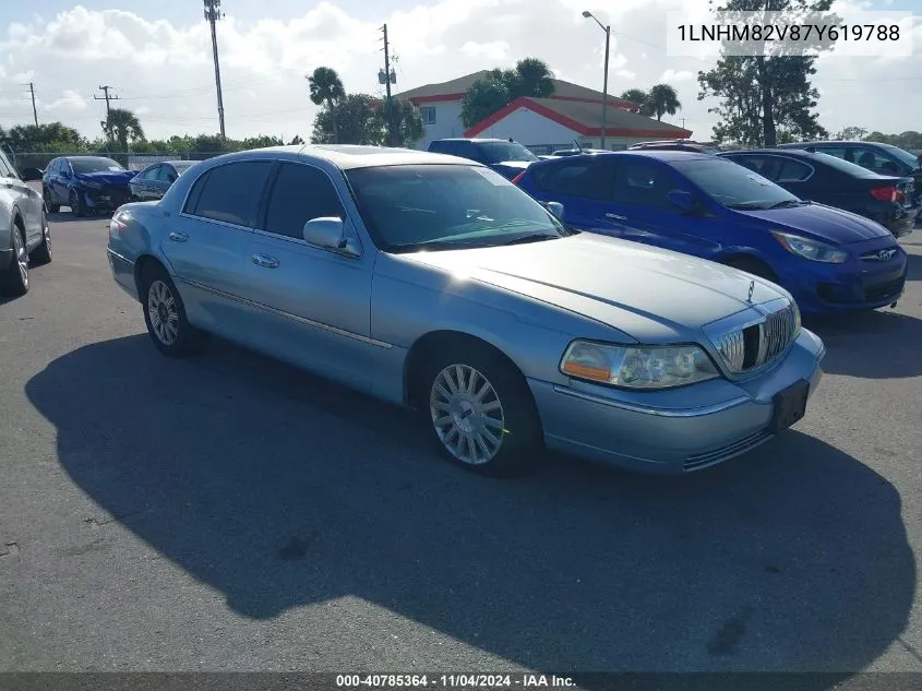 2007 Lincoln Town Car Signature Limited VIN: 1LNHM82V87Y619788 Lot: 40785364