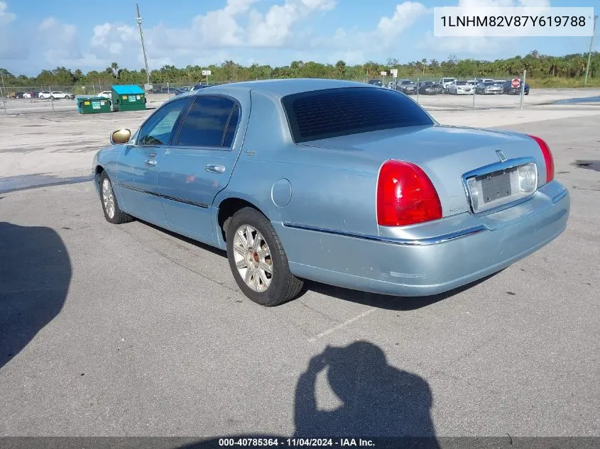 2007 Lincoln Town Car Signature Limited VIN: 1LNHM82V87Y619788 Lot: 40785364