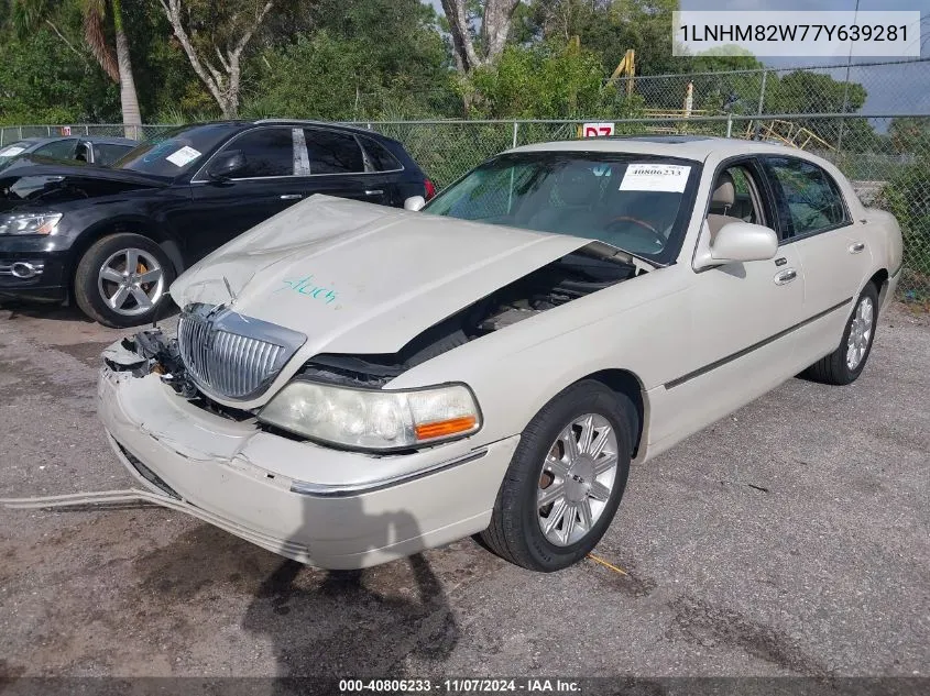 2007 Lincoln Town Car Signature Limited VIN: 1LNHM82W77Y639281 Lot: 40806233