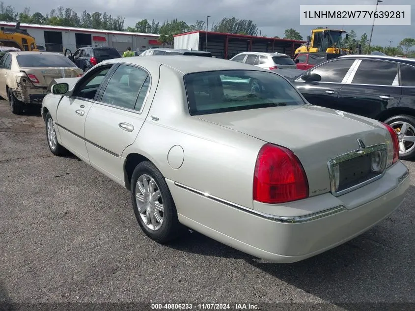 2007 Lincoln Town Car Signature Limited VIN: 1LNHM82W77Y639281 Lot: 40806233