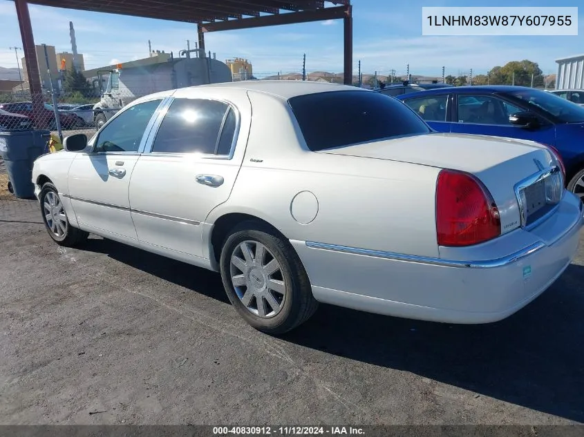 2007 Lincoln Town Car Designer Series VIN: 1LNHM83W87Y607955 Lot: 40830912