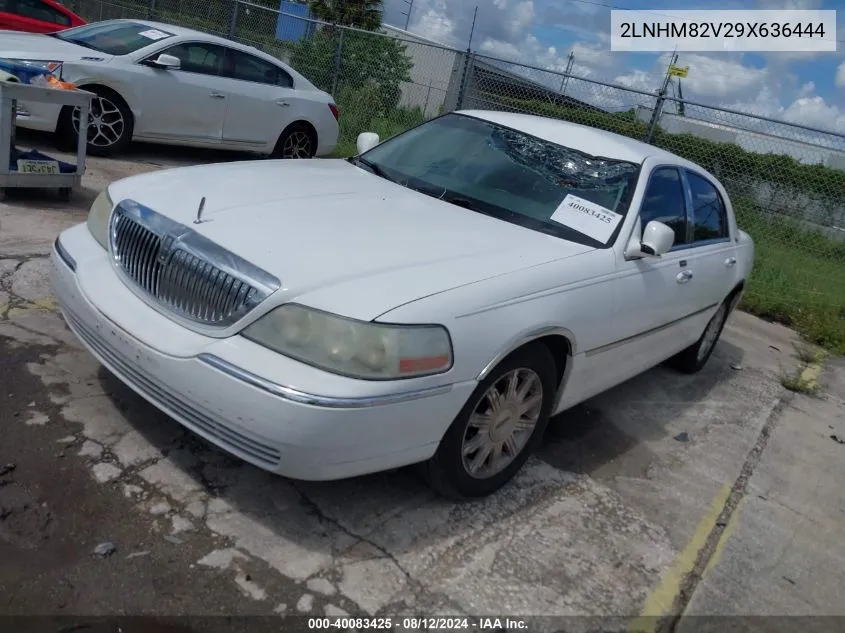 2009 Lincoln Town Car Signature Limited VIN: 2LNHM82V29X636444 Lot: 40083425