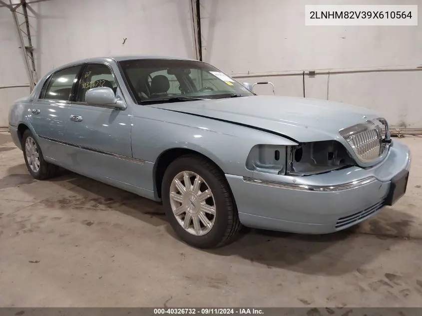 2LNHM82V39X610564 2009 Lincoln Town Car Signature Limited