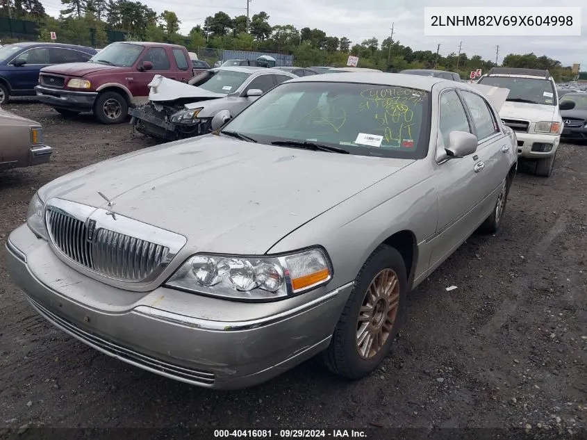 2009 Lincoln Town Car Signature Limited VIN: 2LNHM82V69X604998 Lot: 40416081