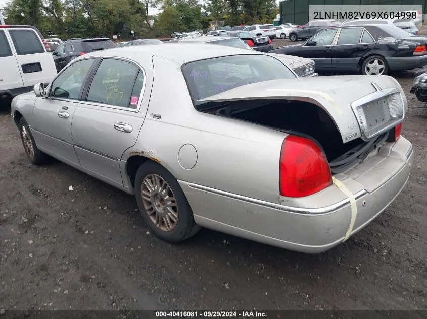 2LNHM82V69X604998 2009 Lincoln Town Car Signature Limited