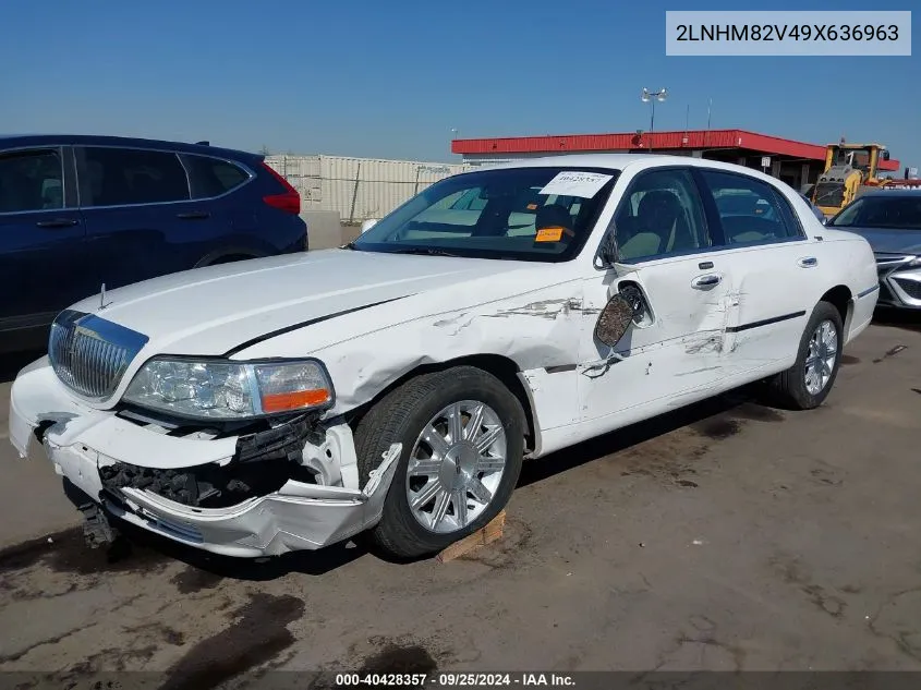 2LNHM82V49X636963 2009 Lincoln Town Car Signature Limited