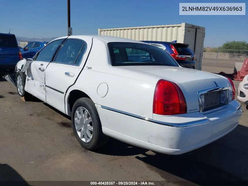 2LNHM82V49X636963 2009 Lincoln Town Car Signature Limited