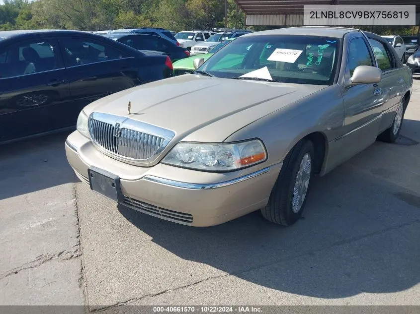 2011 Lincoln Town Car Signature Limited VIN: 2LNBL8CV9BX756819 Lot: 40661570