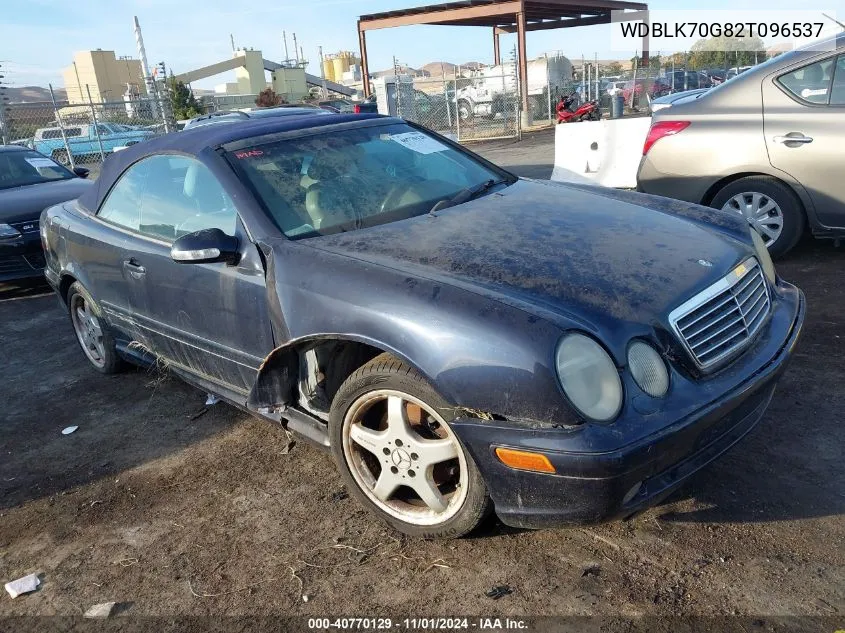 2002 Mercedes-Benz Clk-Class Base (A5) VIN: WDBLK70G82T096537 Lot: 40770129