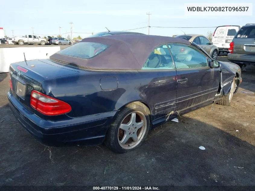 2002 Mercedes-Benz Clk-Class Base (A5) VIN: WDBLK70G82T096537 Lot: 40770129