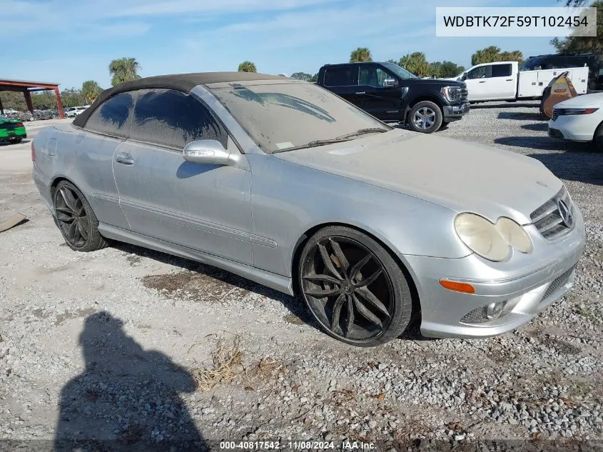 2009 Mercedes-Benz Clk 550 VIN: WDBTK72F59T102454 Lot: 40817542