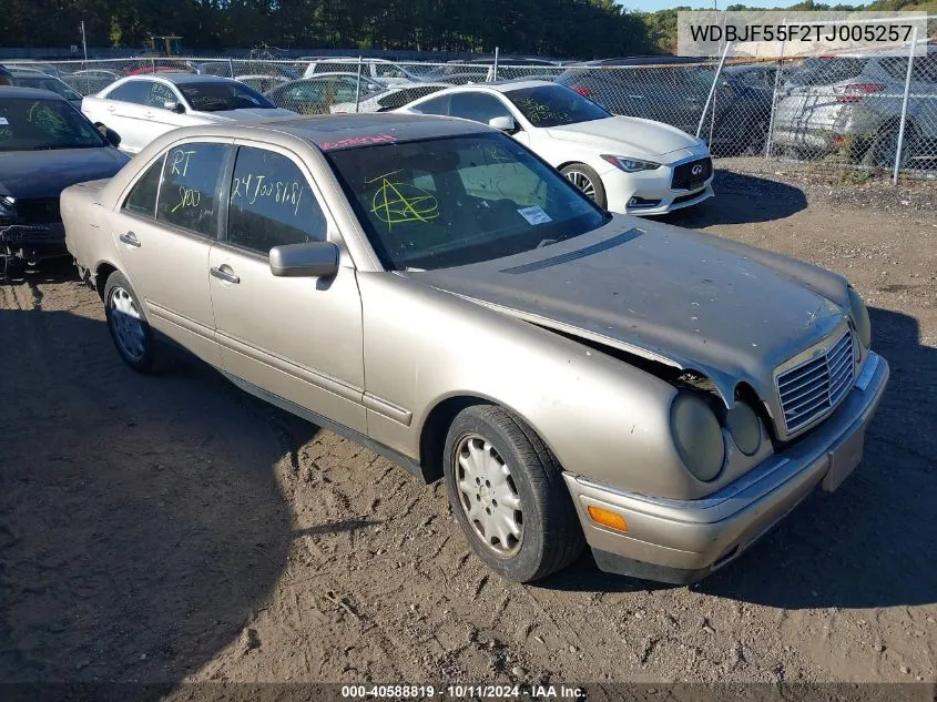 1996 Mercedes-Benz E 320 VIN: WDBJF55F2TJ005257 Lot: 40588819