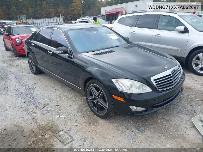 2007 Mercedes-Benz S 550 VIN: WDDNG71XX7A062697 Lot: 40736288