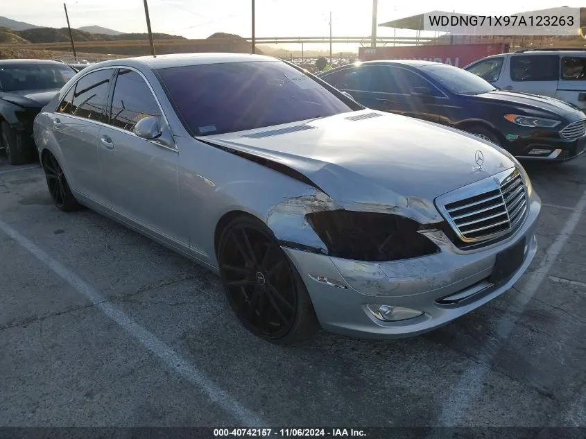 2007 Mercedes-Benz S 550 VIN: WDDNG71X97A123263 Lot: 40742157