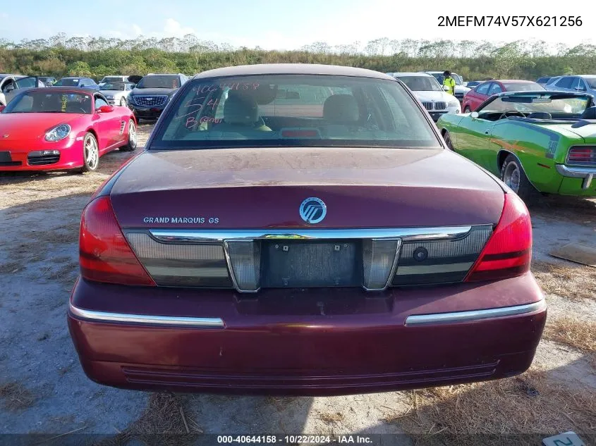 2007 Mercury Grand Marquis Gs VIN: 2MEFM74V57X621256 Lot: 40644158