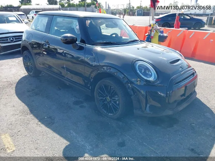 2024 Mini Se Hardtop Cooper VIN: WMW13DJ07R2V30658 Lot: 40381973