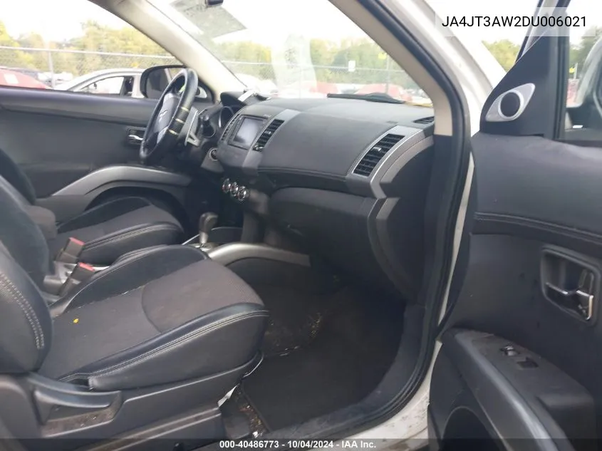 JA4JT3AW2DU006021 2013 Mitsubishi Outlander Se