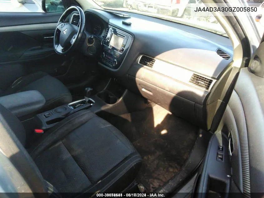 JA4AD3A30GZ005850 2016 Mitsubishi Outlander Se