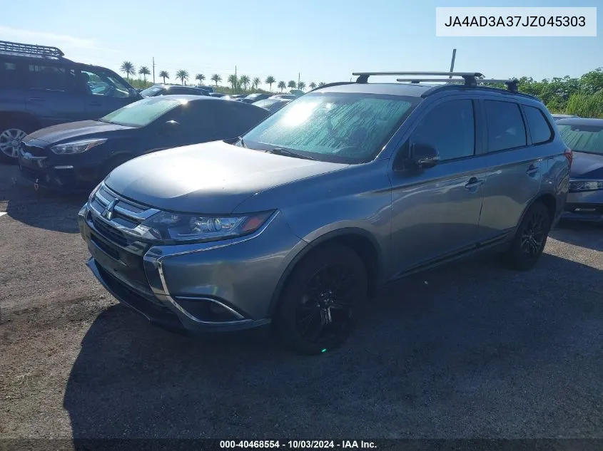 JA4AD3A37JZ045303 2018 Mitsubishi Outlander Le