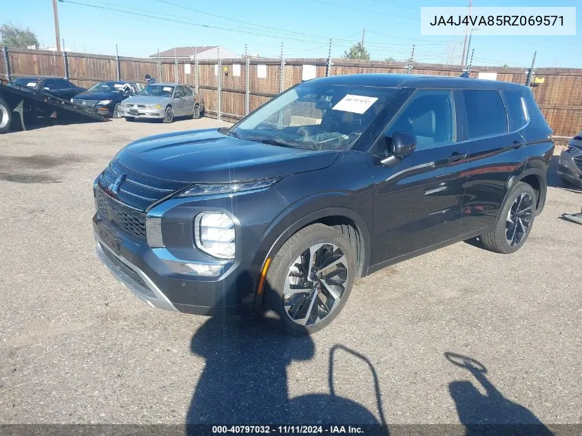 2024 Mitsubishi Outlander Se 2.5 /Se Black Edition /Se Black Edition W/Pano Roof /Se Ralliart VIN: JA4J4VA85RZ069571 Lot: 40797032