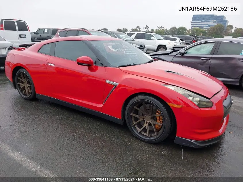 JN1AR54F69M252186 2009 Nissan Gt-R Premium