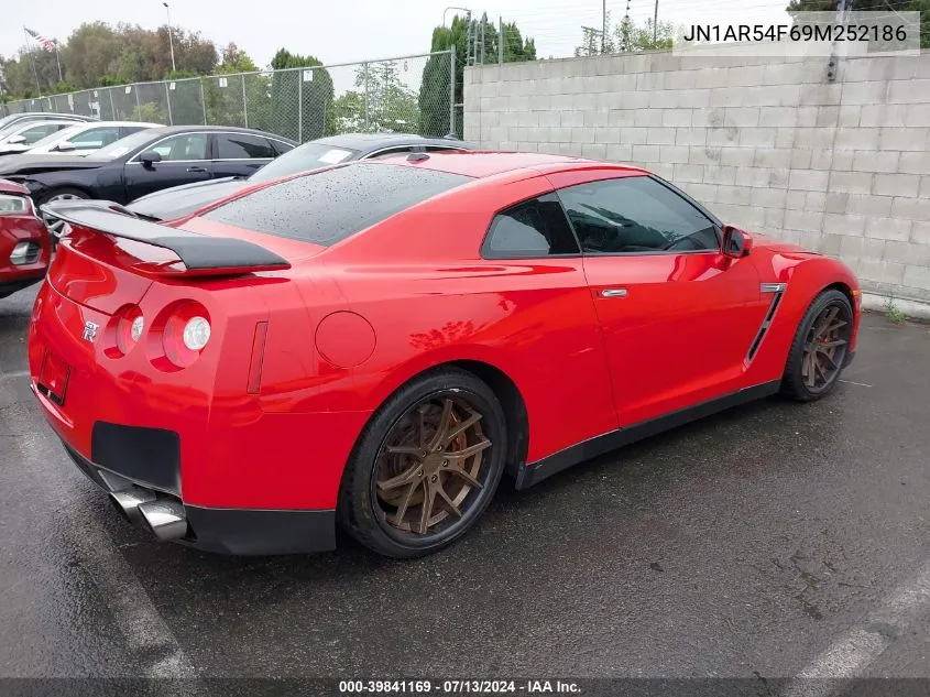 JN1AR54F69M252186 2009 Nissan Gt-R Premium