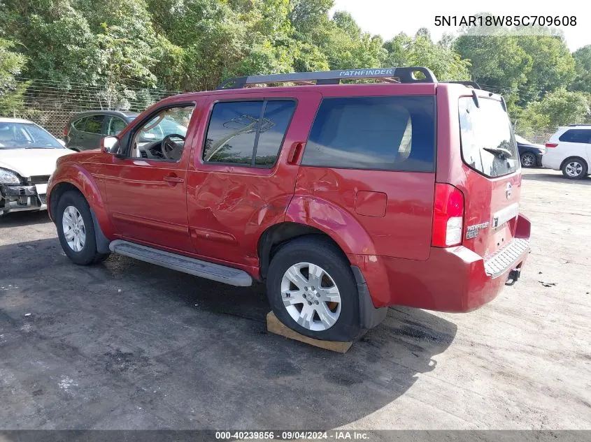 2005 Nissan Pathfinder Le VIN: 5N1AR18W85C709608 Lot: 40239856