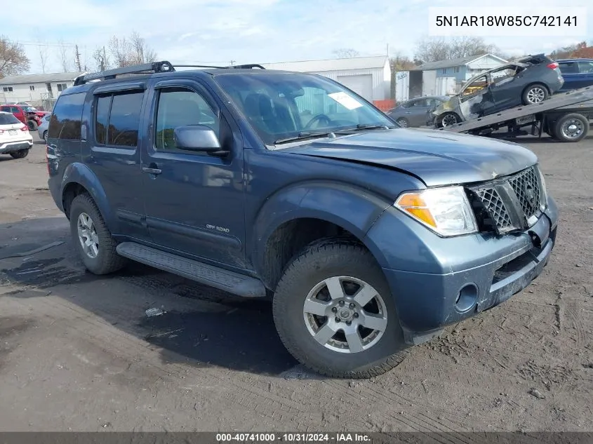 2005 Nissan Pathfinder Se Off-Road VIN: 5N1AR18W85C742141 Lot: 40741000