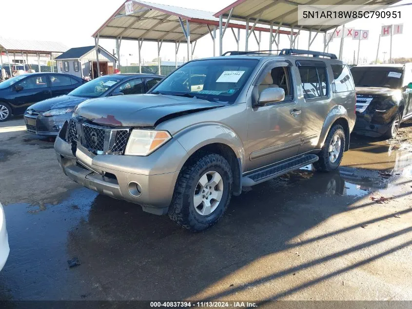 2005 Nissan Pathfinder Se VIN: 5N1AR18W85C790951 Lot: 40837394