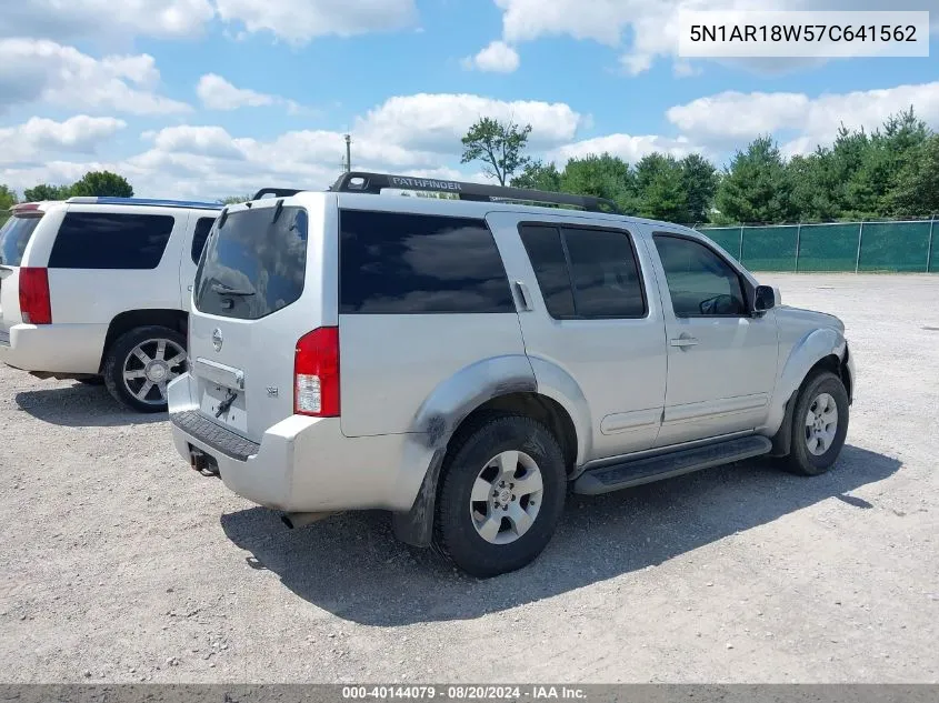 5N1AR18W57C641562 2007 Nissan Pathfinder Se