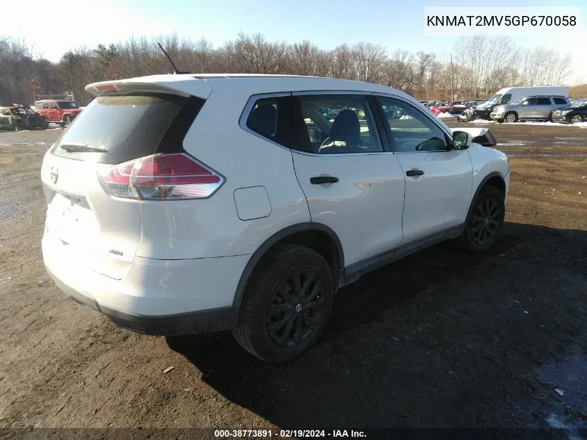 2016 Nissan Rogue S VIN: KNMAT2MV5GP670058 Lot: 38773891