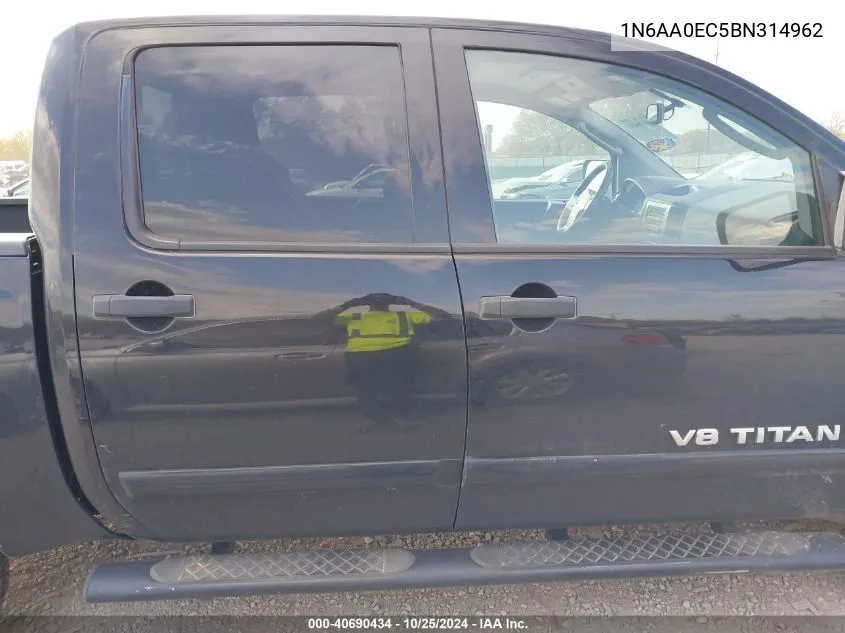 1N6AA0EC5BN314962 2011 Nissan Titan Sv