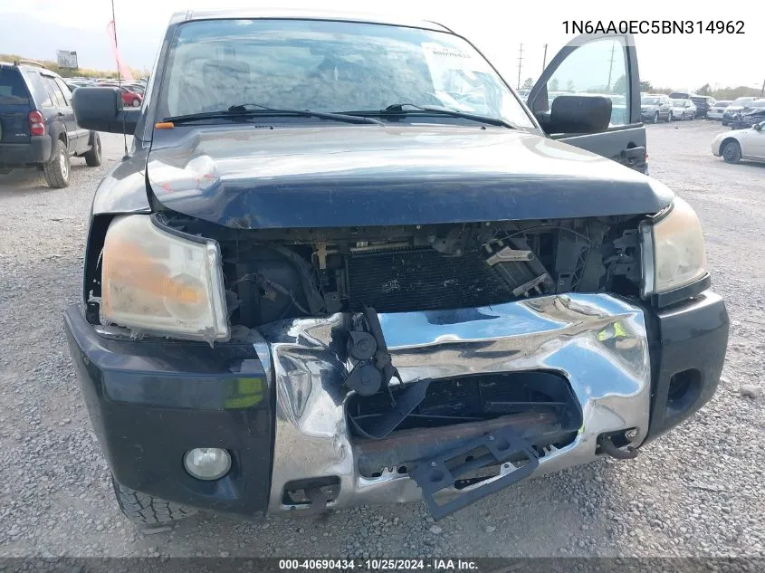 1N6AA0EC5BN314962 2011 Nissan Titan Sv