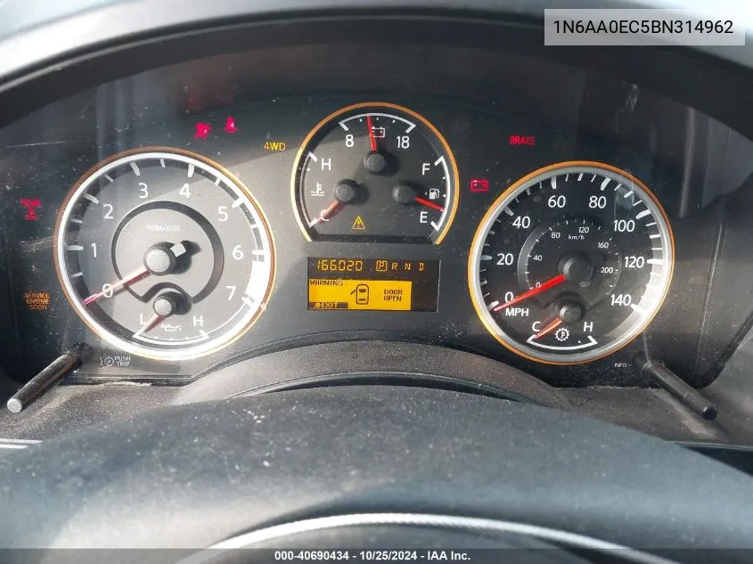 1N6AA0EC5BN314962 2011 Nissan Titan Sv