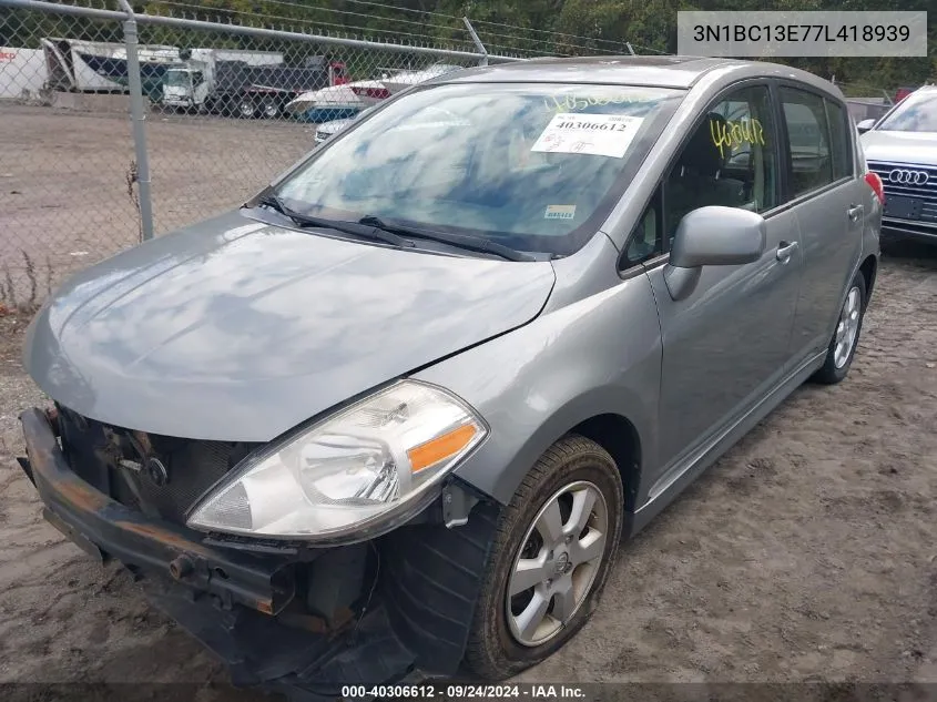 2007 Nissan Versa 1.8Sl VIN: 3N1BC13E77L418939 Lot: 40306612