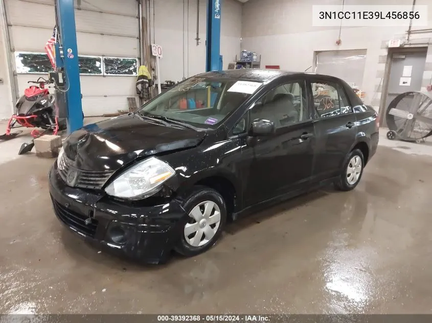 2009 Nissan Versa 1.6 Base VIN: 3N1CC11E39L456856 Lot: 39392368