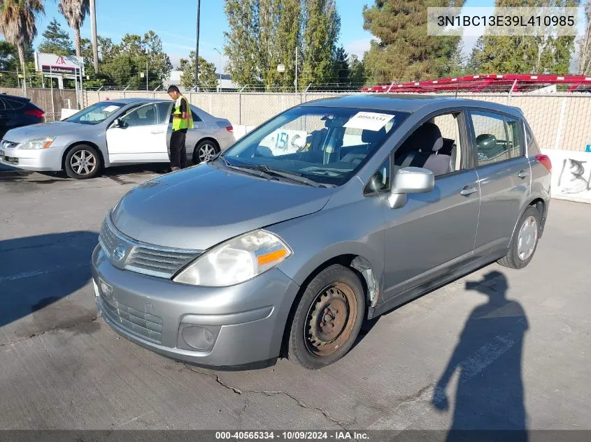 2009 Nissan Versa 1.8S VIN: 3N1BC13E39L410985 Lot: 40565334