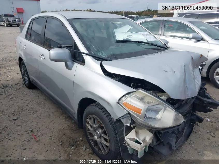 2009 Nissan Versa 1.8S VIN: 3N1BC11E69L453090 Lot: 40729130