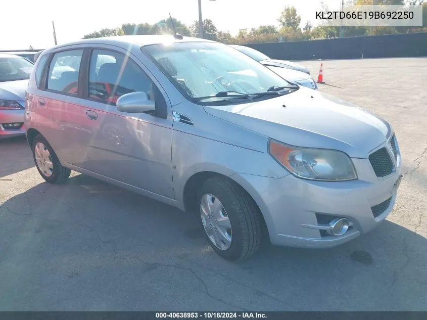 2009 Pontiac G3 VIN: KL2TD66E19B692250 Lot: 40638953