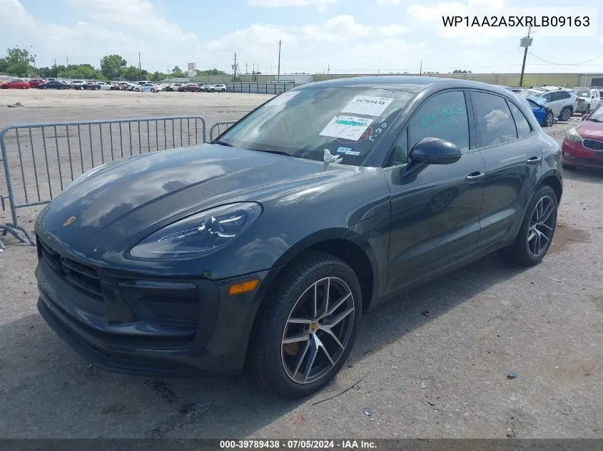 WP1AA2A5XRLB09163 2024 Porsche Macan T