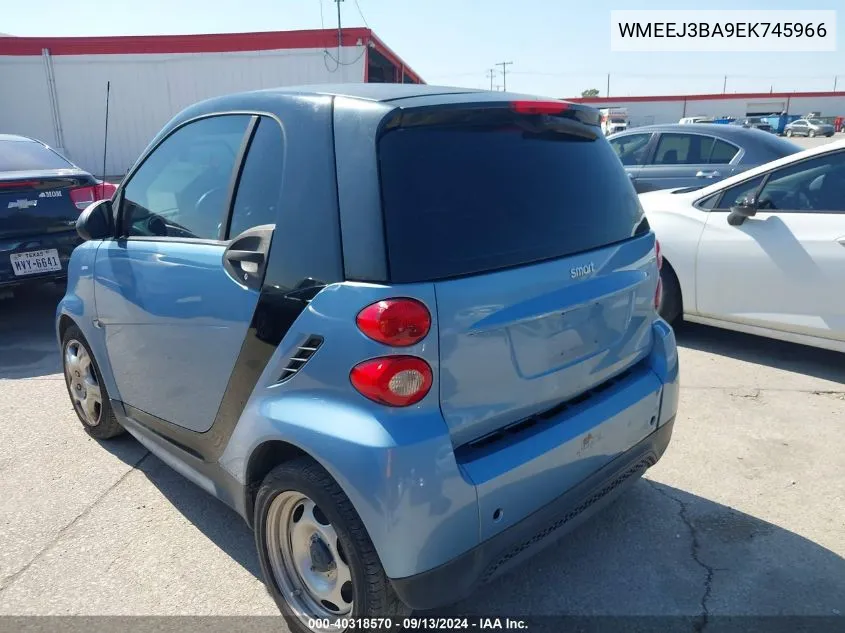 2014 Smart Fortwo Passion/Pure VIN: WMEEJ3BA9EK745966 Lot: 40318570