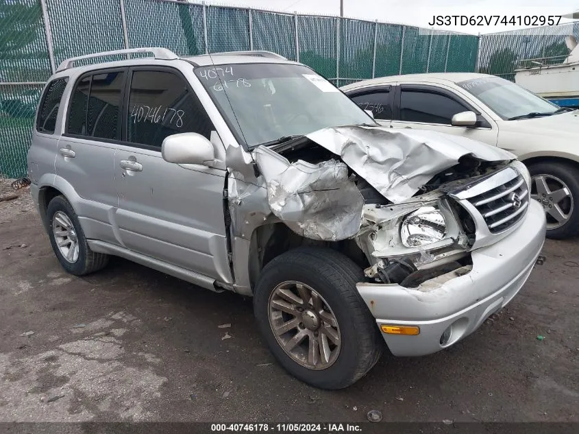 2004 Suzuki Grand Vitara Ex/Lx VIN: JS3TD62V744102957 Lot: 40746178