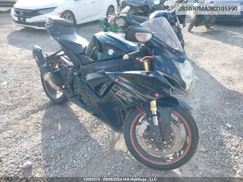 JS1GR7MA3B2101390 2011 Suzuki Gsx750