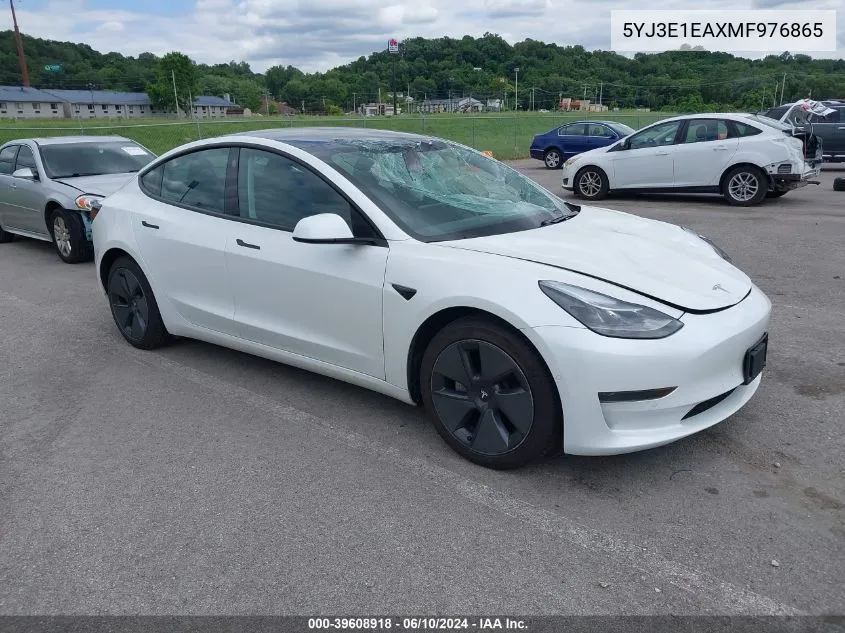 2021 Tesla Model 3 Standard Range Plus Rear-Wheel Drive VIN: 5YJ3E1EAXMF976865 Lot: 40882188