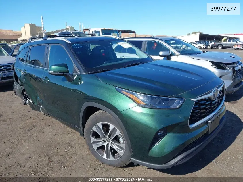 2023 Toyota Highlander Hybrid Xle VIN: 5TDKBRCH2PS592744 Lot: 39977277