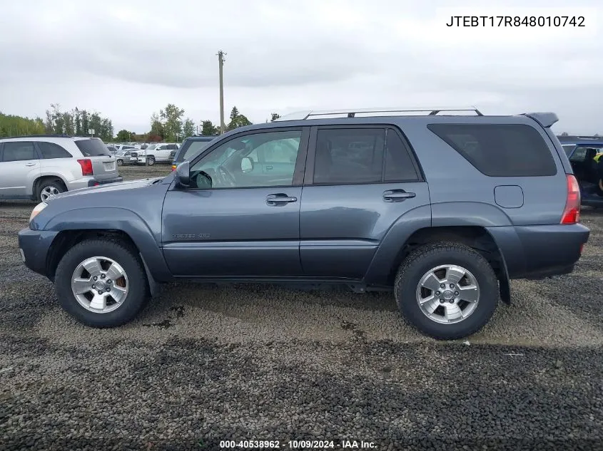 2004 Toyota 4Runner Limited V8 VIN: JTEBT17R848010742 Lot: 40538962