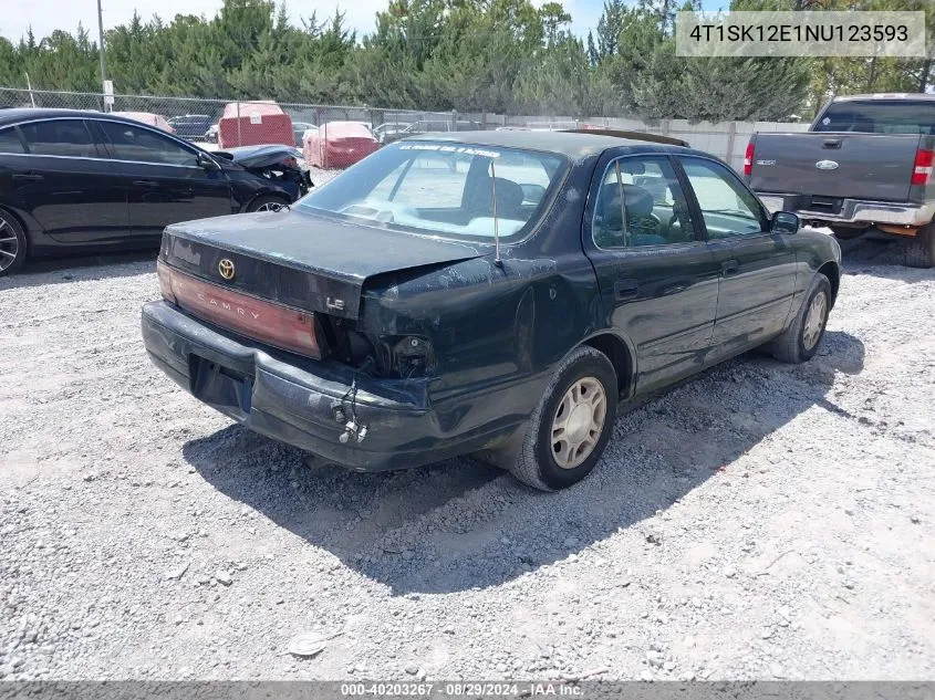 1992 Toyota Camry Le VIN: 4T1SK12E1NU123593 Lot: 40203267