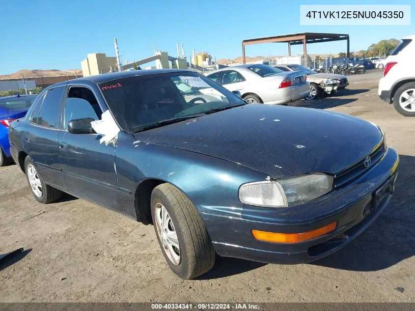 1992 Toyota Camry Le VIN: 4T1VK12E5NU045350 Lot: 40334341